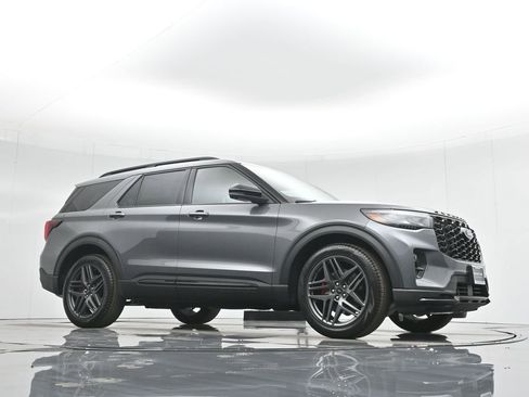 New 2025 Ford Explorer ST w/ Sun And Sound Package image 3