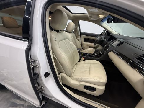 Used 2015 Lincoln MKS AWD w/ Technology Package image 23