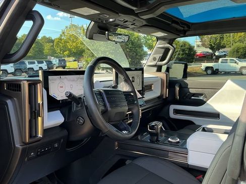 Used 2024 GMC Hummer EV 2X w/ LPO, Illumination Package AWD/4WD image 16