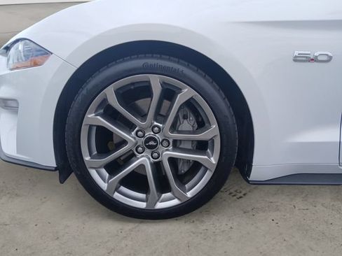 Used 2019 Ford Mustang GT Premium w/ Equipment Group 401A RWD image 9