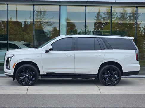 Certified 2025 Cadillac Escalade Sport Platinum AWD/4WD image 2