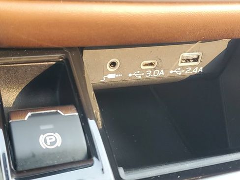 Certified 2025 Subaru Outback Touring XT AWD/4WD image 30