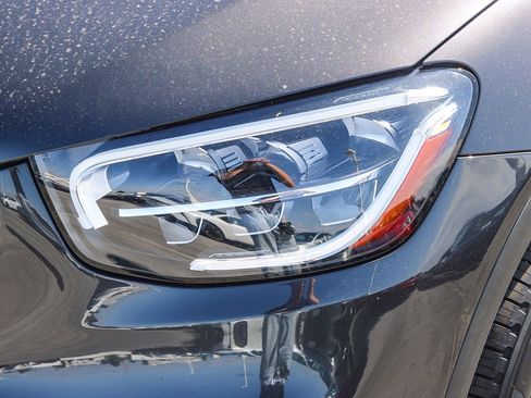 Used 2021 Mercedes-Benz GLC 300 image 6