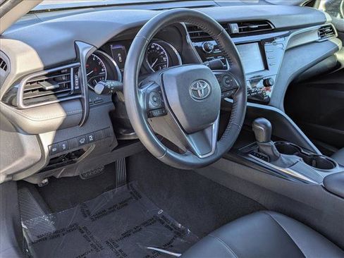Used 2020 Toyota Camry SE w/ Carpet Mat Package image 10