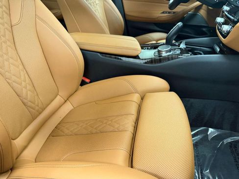 Used 2023 BMW 530i xDrive w/ Premium Package image 25