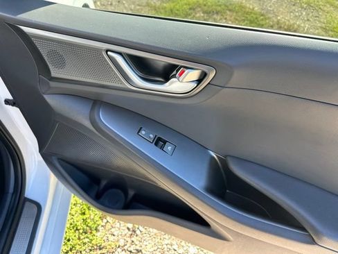 Used 2020 Hyundai Ioniq Limited FWD image 21