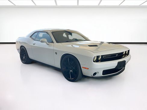 Used 2017 Dodge Challenger SXT w/ Sound Group RWD image 3