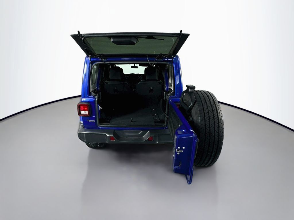 Used 2020 Jeep Wrangler Unlimited Sahara AWD/4WD image 29