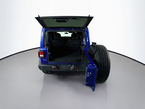 Used 2020 Jeep Wrangler Unlimited Sahara AWD/4WD image 29