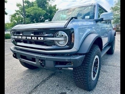 New 2024 Ford Bronco Outer Banks w/ Sasquatch Package image 1