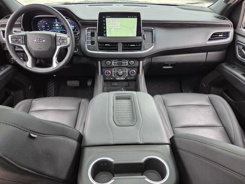 Used 2023 Chevrolet Tahoe Z71 w/ Z71 Off-Road Package AWD/4WD image 17