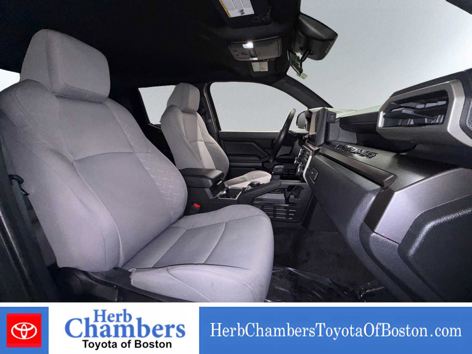 Used 2025 Toyota Tacoma SR5 AWD/4WD image 18