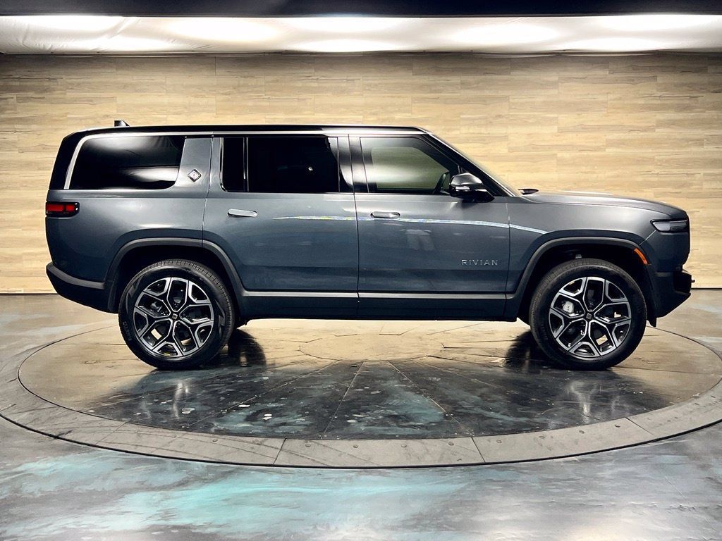 Used 2025 Rivian R1S Adventure Dual AWD/4WD image 27