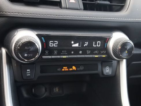 Used 2024 Toyota RAV4 XLE AWD/4WD image 19