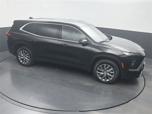 Used 2025 Buick Enclave Preferred image 19