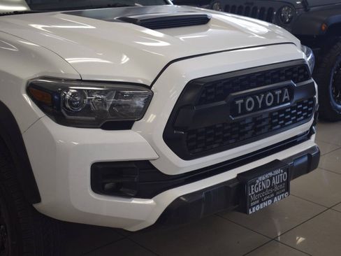 Used 2017 Toyota Tacoma TRD Pro AWD/4WD image 3