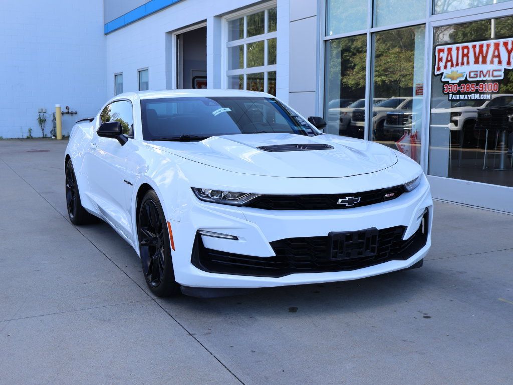 Used 2021 Chevrolet Camaro SS RWD image 2