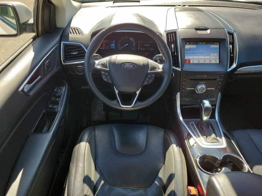 Used 2018 Ford Edge Titanium w/ Equipment Group 301A AWD/4WD image 13