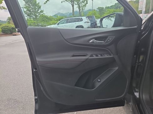 Used 2022 Chevrolet Equinox RS w/ Infotainment Package AWD/4WD image 11