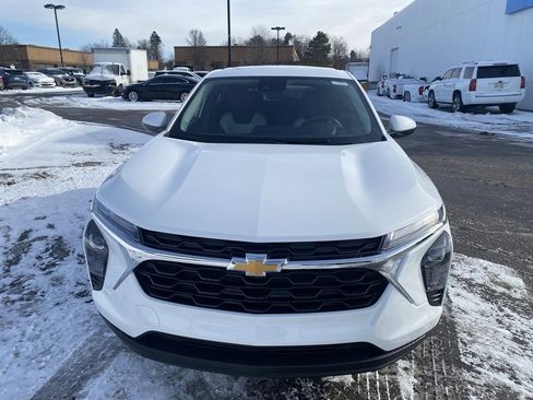 New 2026 Chevrolet Trax LS image 2