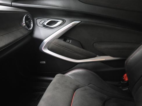 Used 2019 Chevrolet Camaro ZL1 RWD image 13
