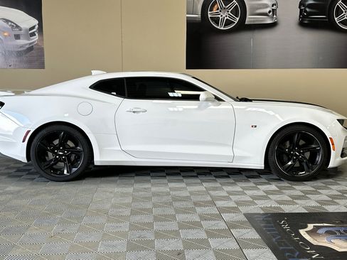 Used 2019 Chevrolet Camaro SS RWD image 3