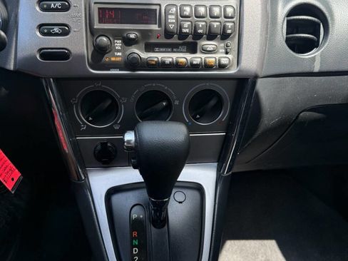 Used 2004 Toyota Matrix FWD image 18