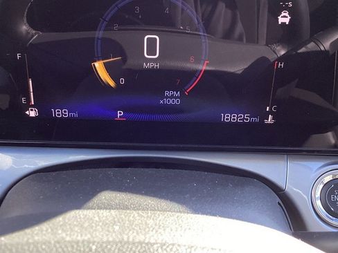 Used 2025 Chevrolet Trax LT w/ LT Convenience Package image 11