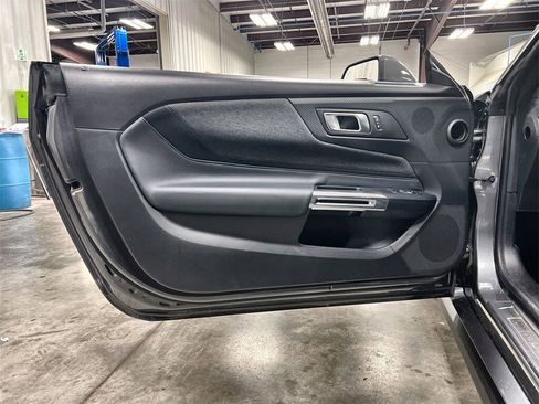 Used 2025 Ford Mustang Coupe image 17