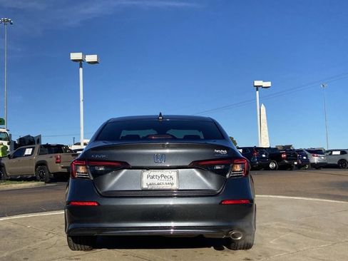 Used 2025 Honda Civic Sport image 9