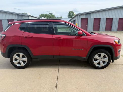 Used 2018 Jeep Compass Latitude w/ Popular Equipment Group AWD/4WD image 7