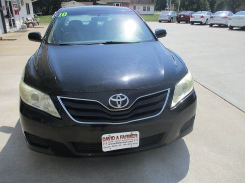 Used 2010 Toyota Camry LE FWD image 19