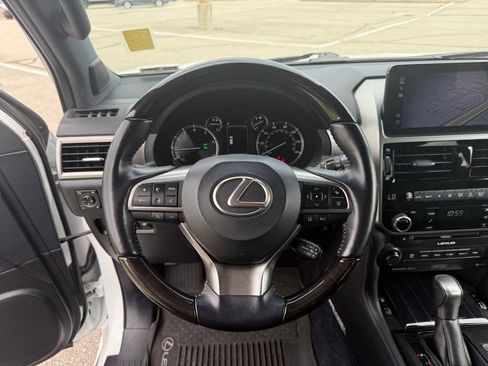 Used 2022 Lexus GX 460 Luxury w/ Sport Design Package AWD/4WD image 20
