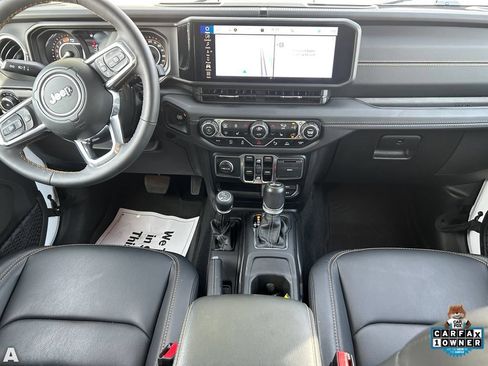 Certified 2024 Jeep Wrangler Unlimited Sahara w/ Technology Group AWD/4WD image 15