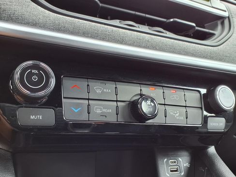 Used 2025 Jeep Compass Sport AWD/4WD image 6