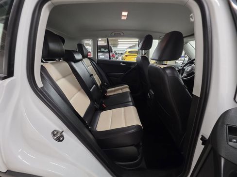 Used 2017 Volkswagen Tiguan S image 11