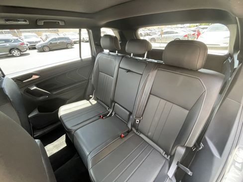 Used 2023 Volkswagen Tiguan SE R-Line image 17