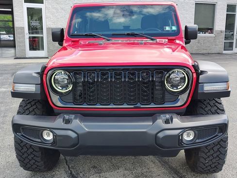 Used 2025 Jeep Wrangler Sport AWD/4WD image 3