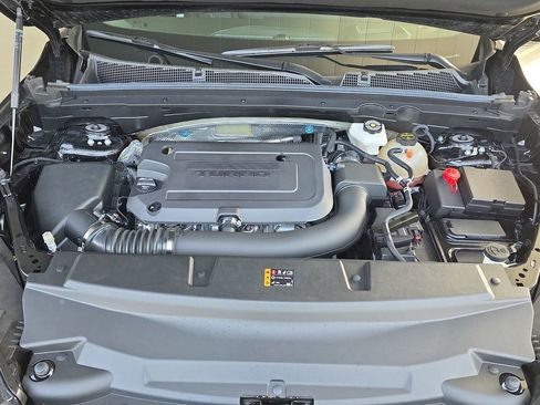 Certified 2025 Buick Envision Sport Touring image 30