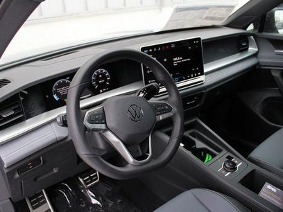 New 2026 Volkswagen Tiguan SE R-Line