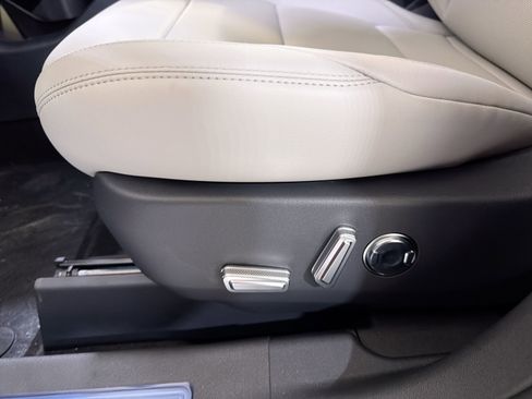 New 2026 Lincoln Nautilus Premier AWD/4WD image 11