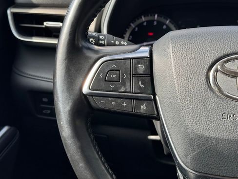 Used 2020 Toyota Highlander XLE image 36