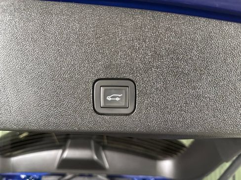 Certified 2025 Cadillac XT6 Premium Luxury FWD image 34