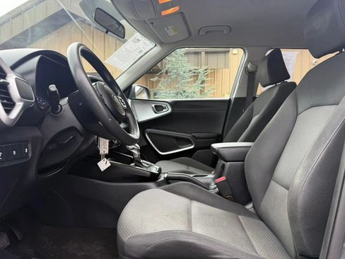 Used 2020 Kia Soul LX FWD image 15