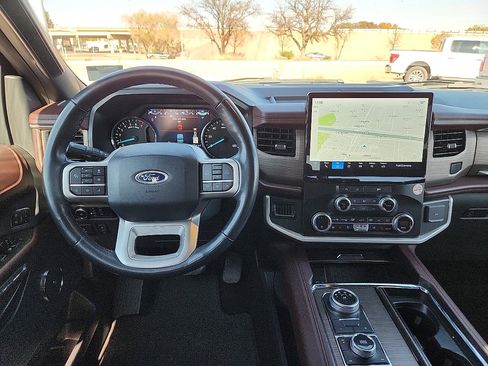 Used 2024 Ford Expedition Max Limited image 6