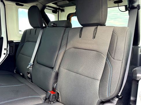 Used 2022 Jeep Wrangler Unlimited Rubicon 4xe image 20