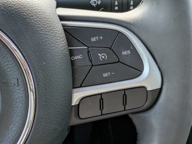 Certified 2021 Jeep Renegade Latitude FWD image 27
