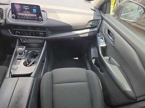 Used 2024 Nissan Rogue S FWD image 16