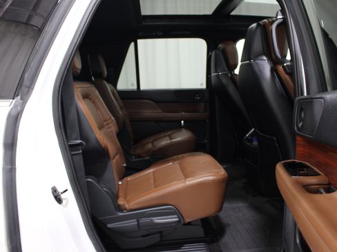 Used 2023 Lincoln Navigator L Reserve AWD/4WD image 27