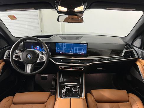 Used 2025 BMW X5 sDrive40i w/ M Sport Package image 15